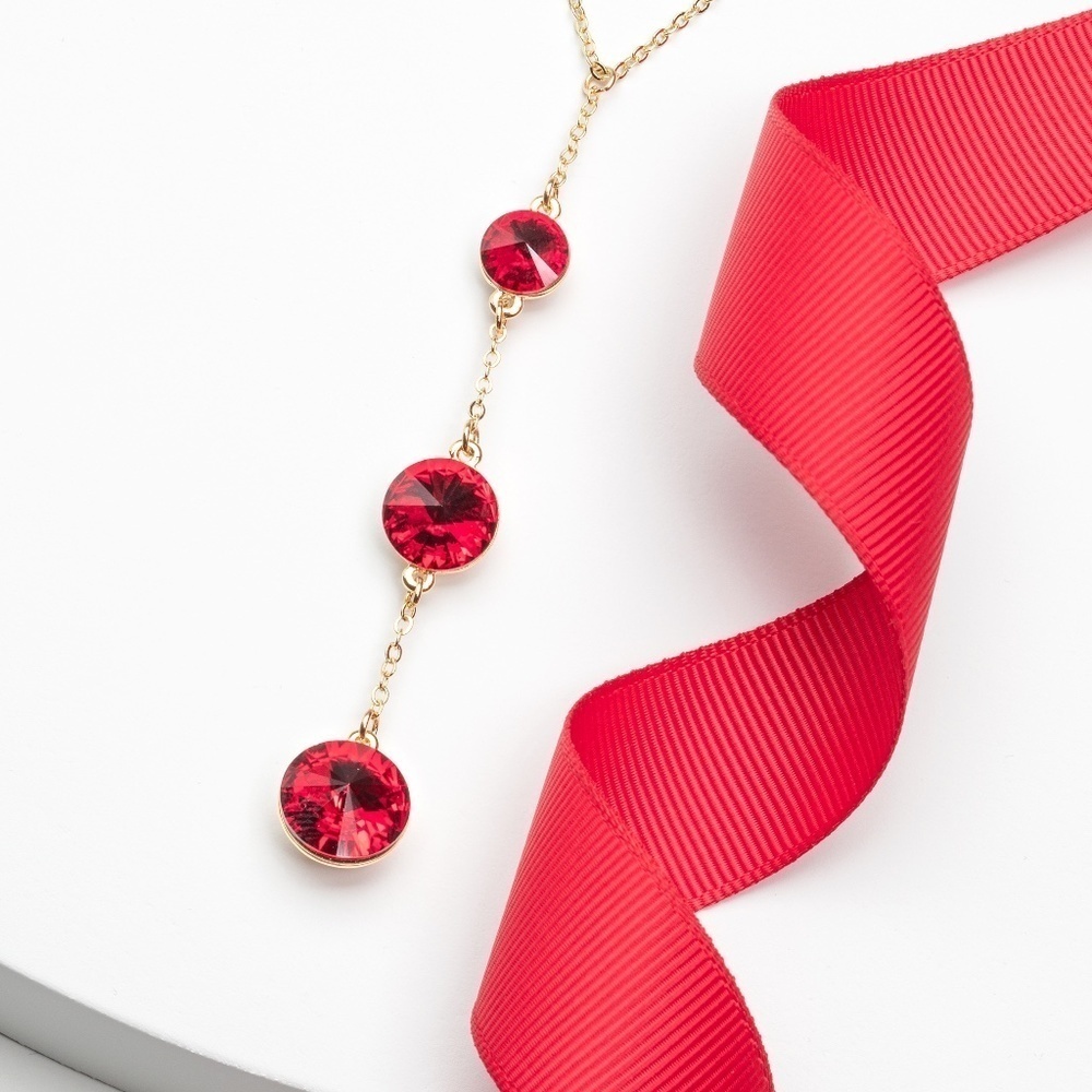 Graduated Necklace with Swarovski crystals